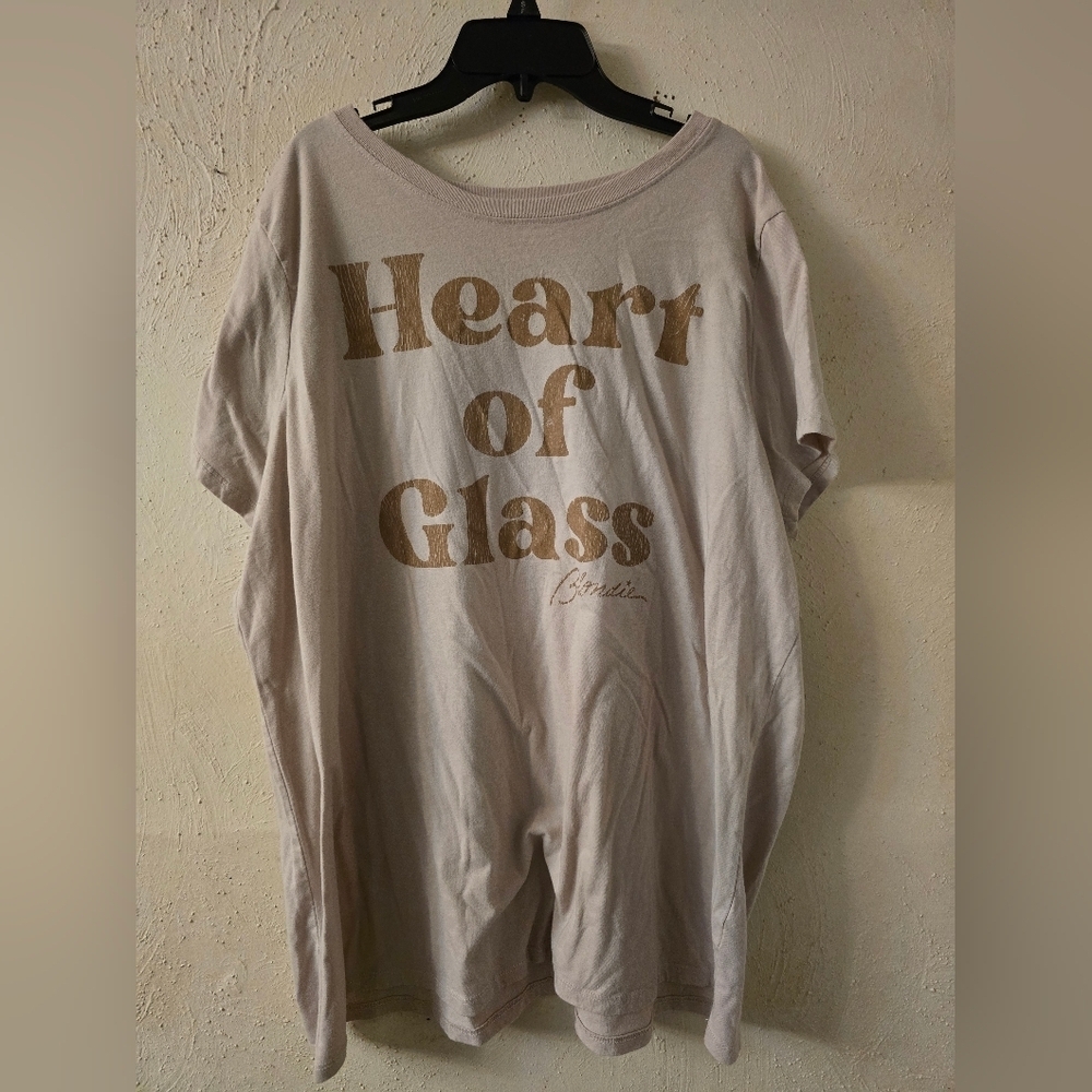 Heart of Glass Beige Short Sleeve Tee